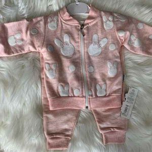 Adorable 3-Piece Baby Set: Comfort and Style for Your Little One